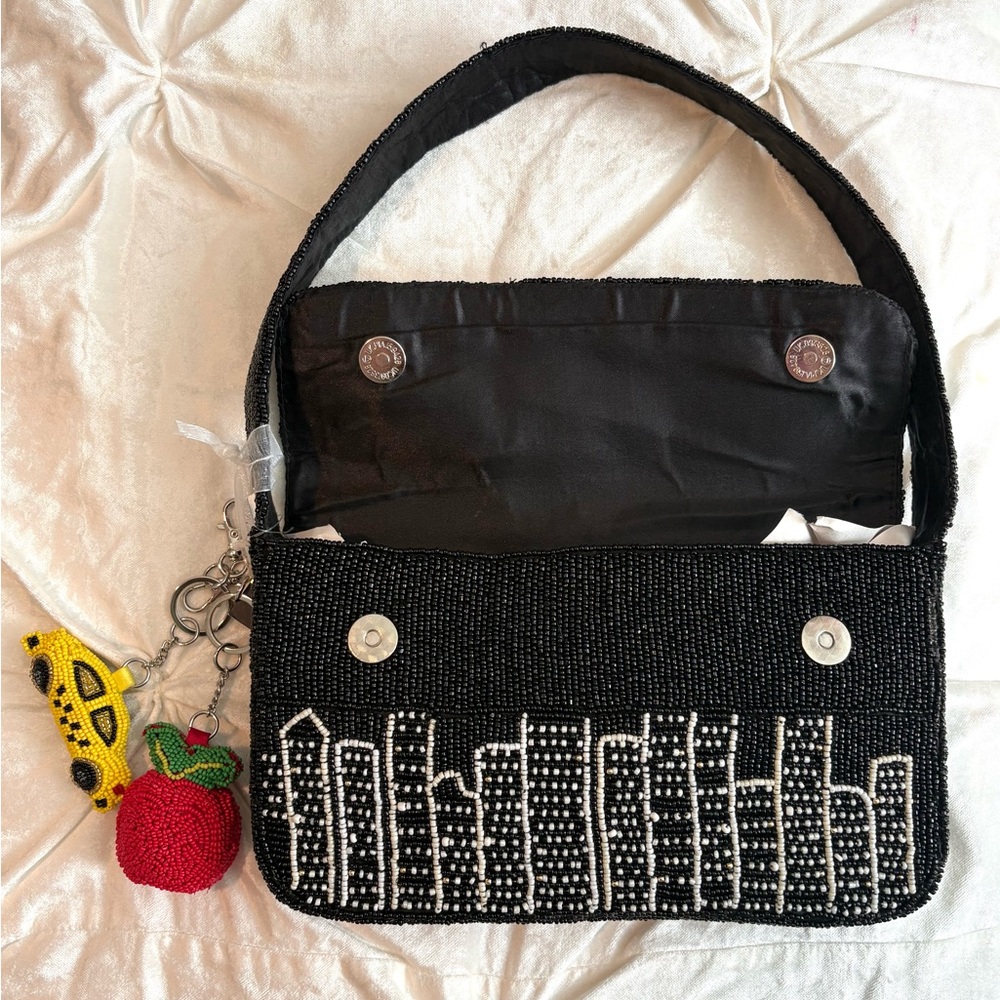 🗽 NYC Beaded Skyline Bag + Taxi & Apple Keychains | New York Purse - Picture 3 of 7